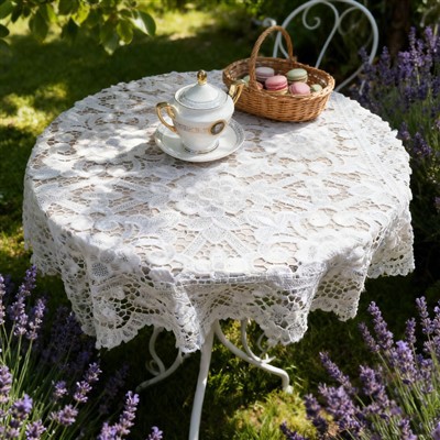 Alas Meja Renda Bersulam Putih